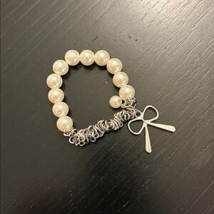 Pearl Bead Bracelet with Bow Charm